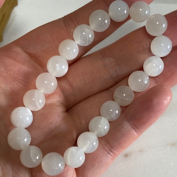 Moon stone - Picture 5 of 5